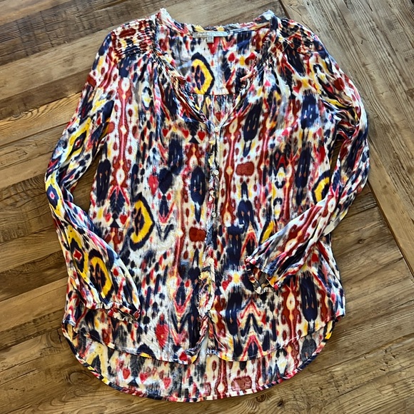 Daniel Rainn Aztec Print Top with buttons - Picture 1 of 4